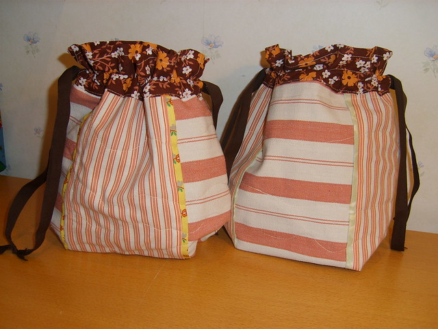 Craft totes inspired by the 1970s made by iHannas mom #momcraft