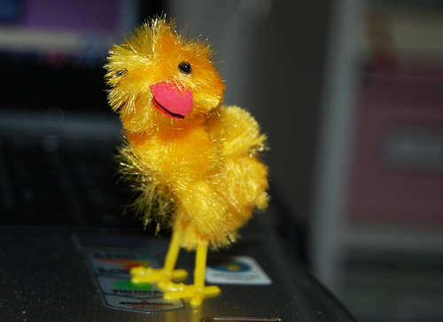 Vintage Easter Wiggly Chicken (Photo copyright Hanna Andersson)