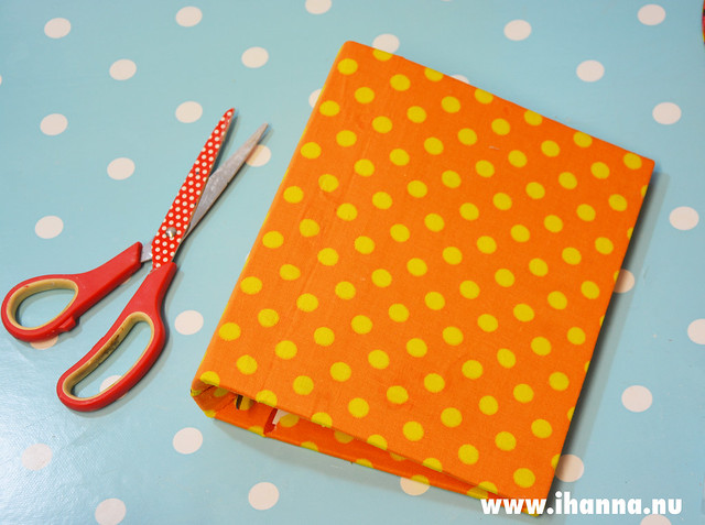 A5 ring binder covered in orange polka dot vintage fabric by iHanna (Photo copyright Hanna Andersson)