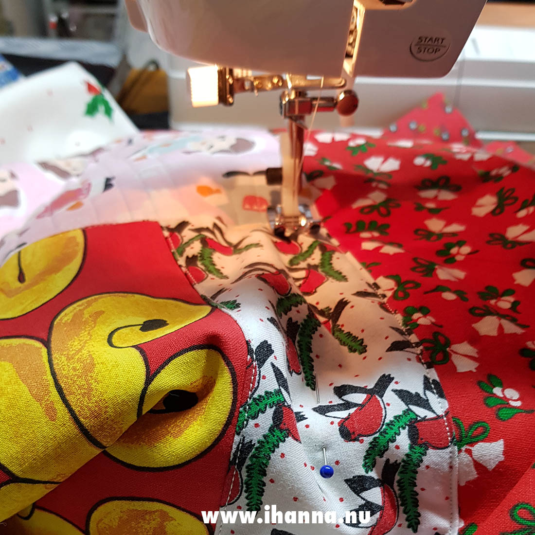 Sewing a Christmas table runner for myself