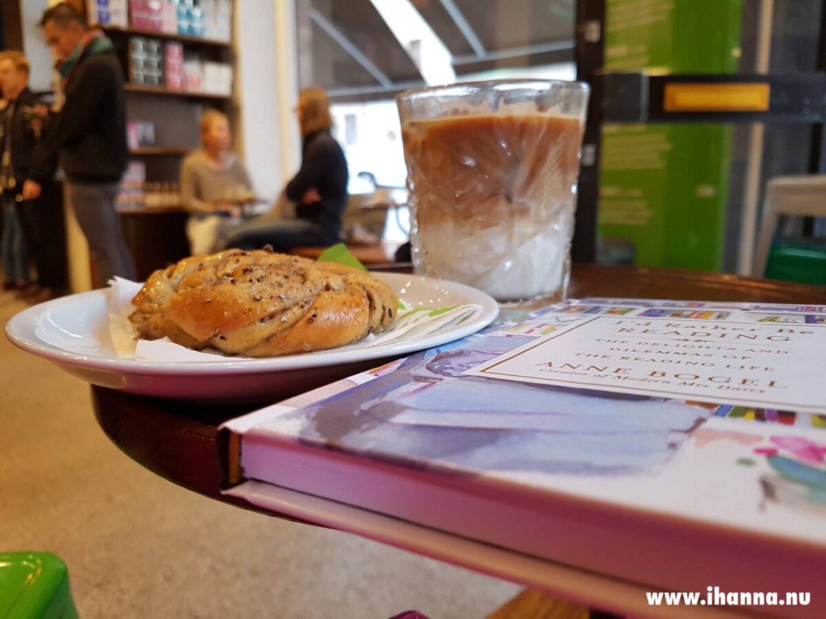 I'd rather be reading & cardamom bun (photo copyright Hanna Andersson)