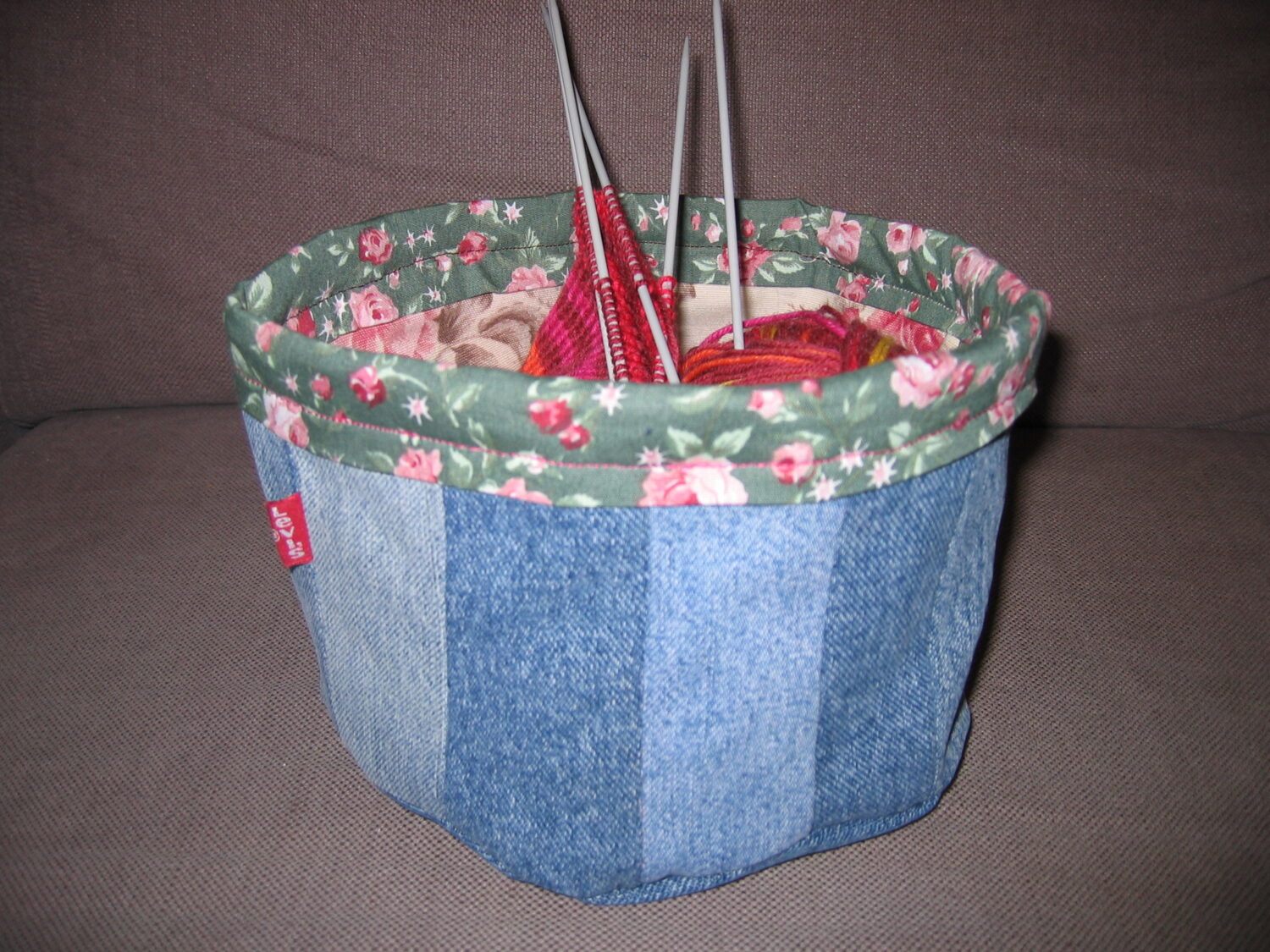 Denim basket for small projects and stuff here with my sock knitting project (Copyright Hanna Andersson)