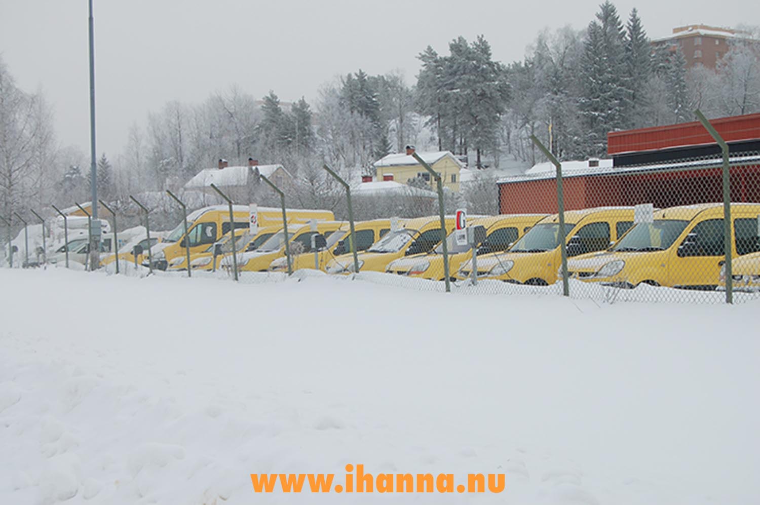 Postal cars in snow (Photo Copyright Hanna Andersson)