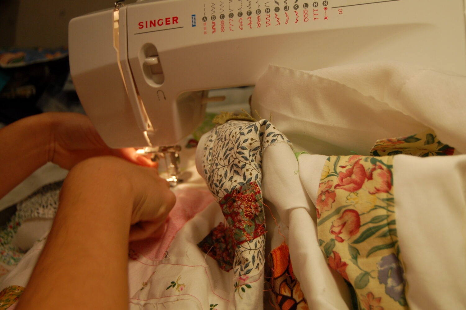 iHanna sewing the Photo Quilt of Inspiration together (Photo Copyright Hanna Andersson, Studio iHanna)