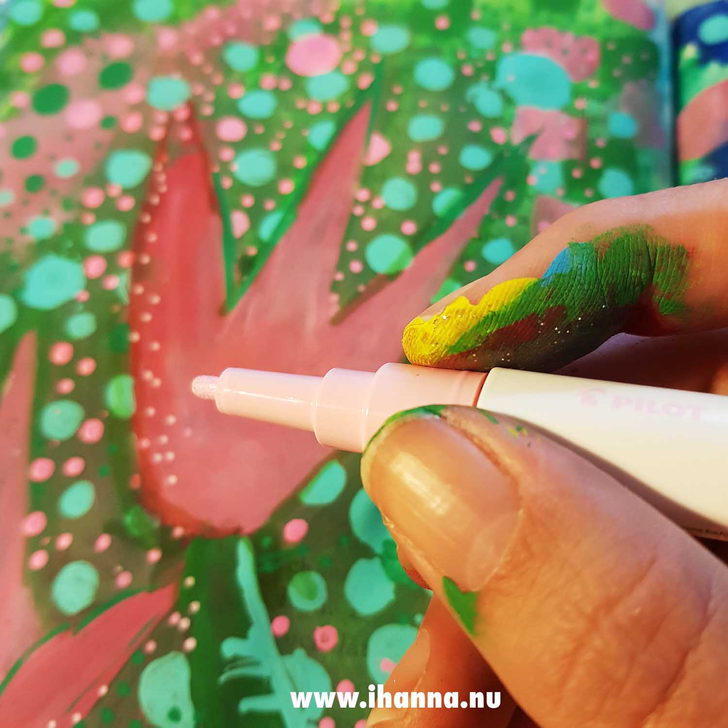 Posca pen polka dot doodles in current art journal (Photo copyright Hanna Andersson)